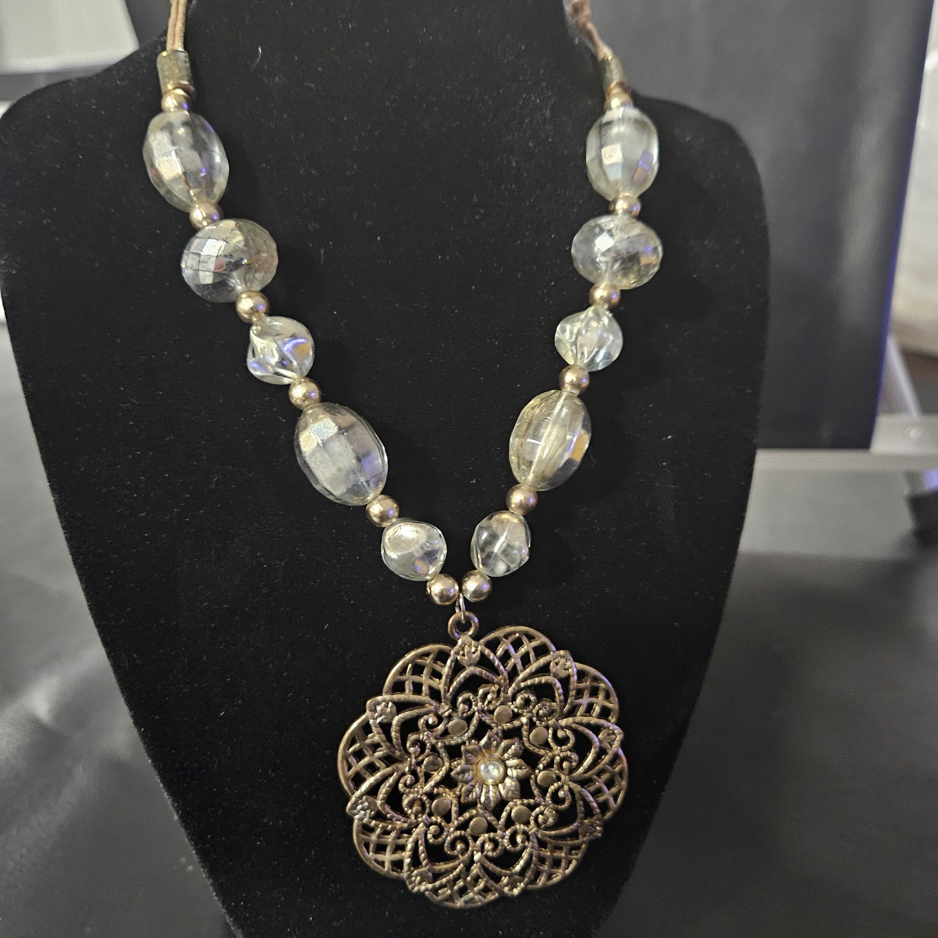 Elegant Gold Tone And Silver Tone Necklace